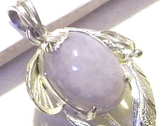 翡翠　ペンダント2